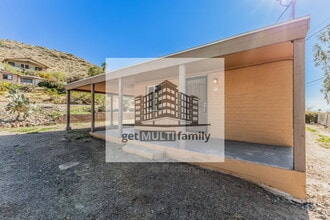 Building Photo - 1402 W Mercer Ln