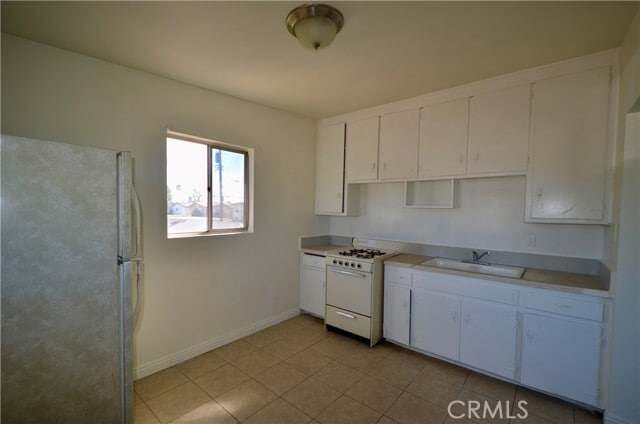 Building Photo - 5147 Canoga St