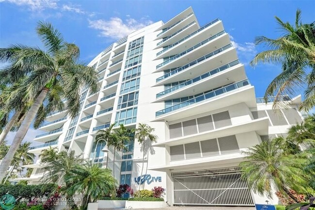 Foto del edificio - 715 Bayshore Dr