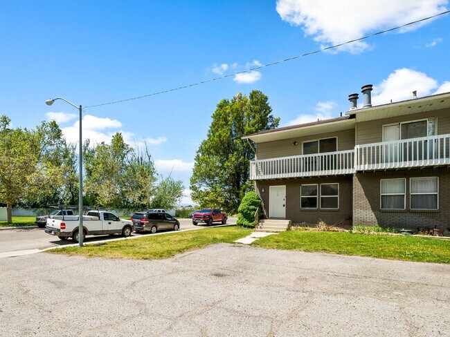 Building Photo - Cam-715 E 950 S Provo, UT 84606