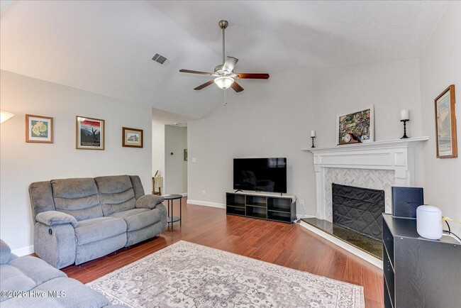 Building Photo - 135 Summerfield Cir