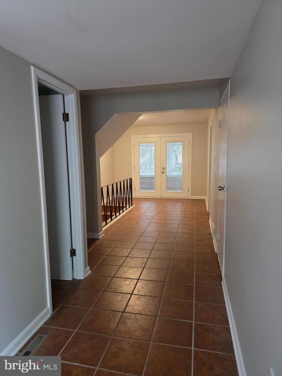 Building Photo - 305 Radcliffe Dr