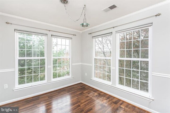 Building Photo - 4402 Silverbrook Ln