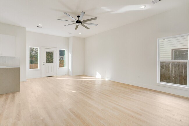 Building Photo - 10514 Ashville Dr