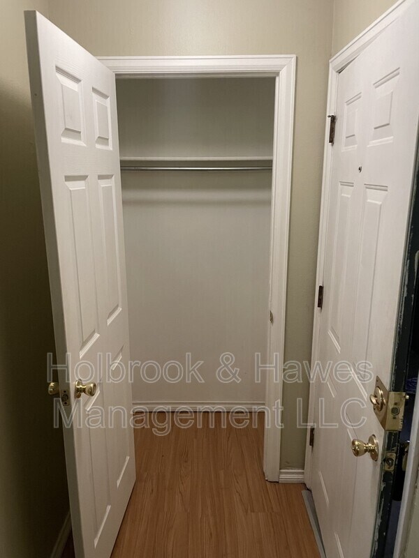 Foto del edificio - 4531 Boardwalk Dr