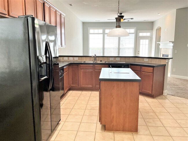 Building Photo - 3020 Ivy Brook Pl