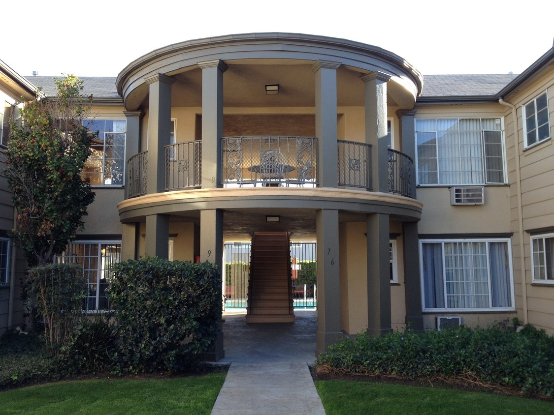 Colonial Manor Apartments Rentals Van Nuys, CA