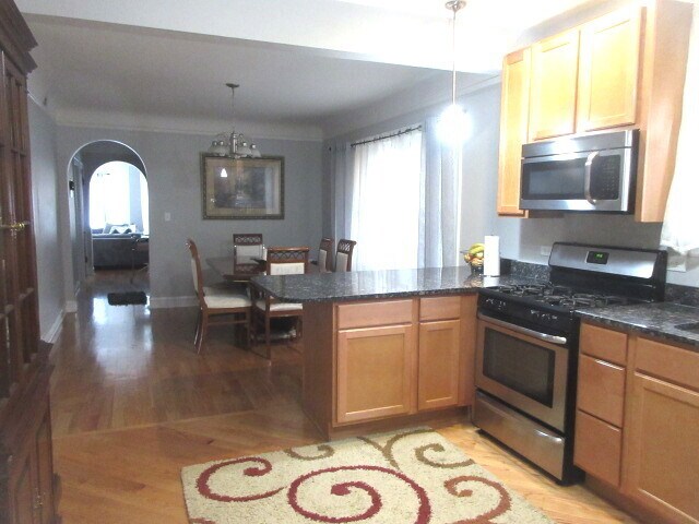 Building Photo - 7912 Karlov Ave