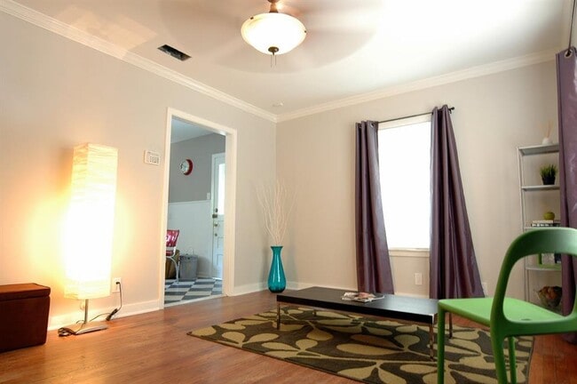 Foto del edificio - 409 W Croslin St