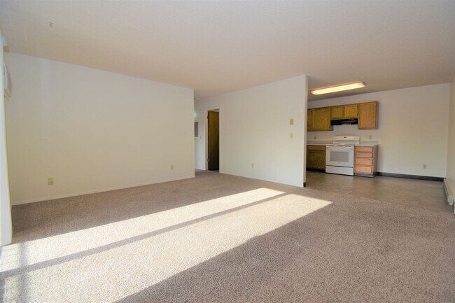 Foto del edificio - Top Floor Large 2 bedroom 1 bathroom apart...