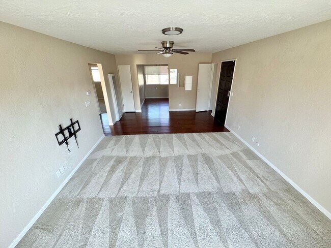 Building Photo - Upgraded 2 bed 1 bath Condo in Mountain View.