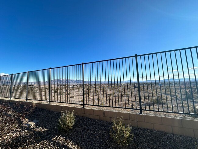Foto del edificio - Brand New with VIEWS