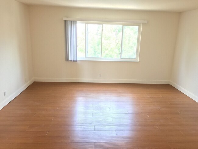 Foto del edificio - 2227 Derby St