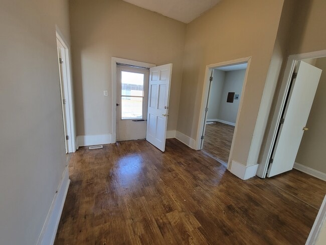 Building Photo - 209 E Caswell St