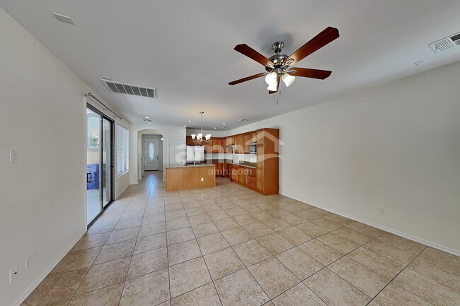 Foto del edificio - 14576 W Maui Ln