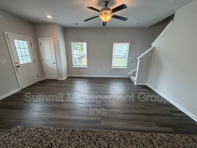 Building Photo - 160 Heard Ln