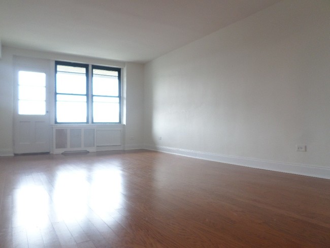 Foto del edificio - 1625 Rockaway Parkway
