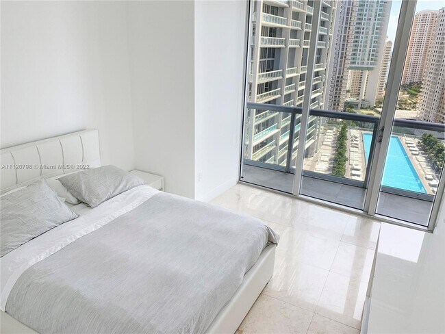 Building Photo - 485 Brickell Ave