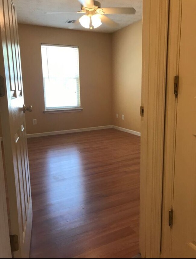 Bedroom - 123 Oak Grove Pl