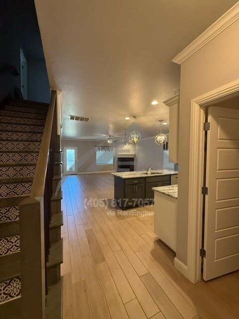 Foto del edificio - 10001 Glover River Dr