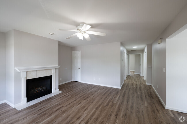 2 BR, 2 BA - 943SF - Maplewood Estates