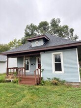 Building Photo - 710 E University Ave