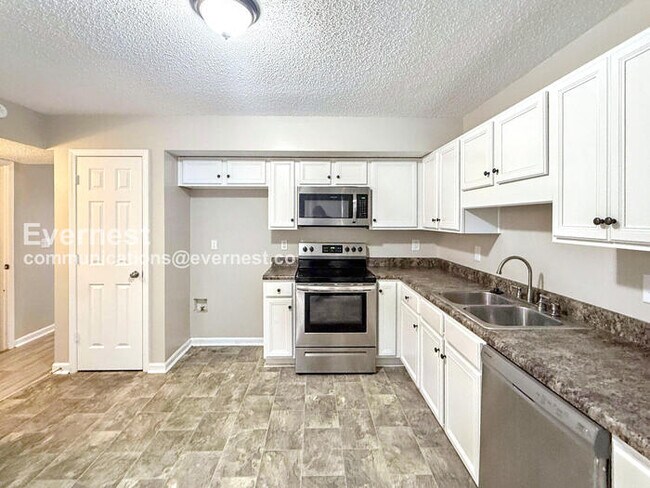 Foto del edificio - 5259 Falling Creek Ln