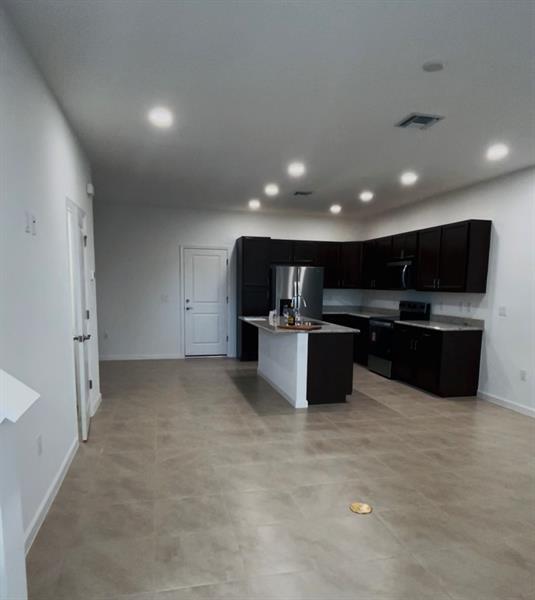 Foto del edificio - 4292 Longwood Lake Sq