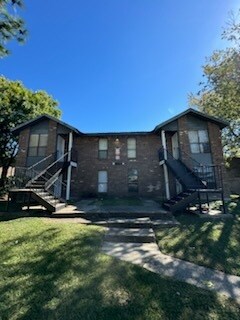 Building Photo - 1714 Cedar Lake Dr