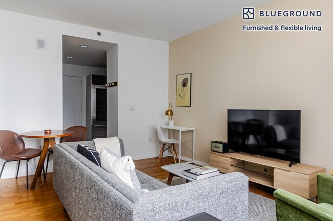 Foto del edificio - 635 W 42nd St