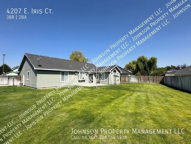 Building Photo - 4207 E Iris Ct