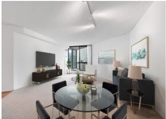 Foto del edificio - 728 N Dearborn St