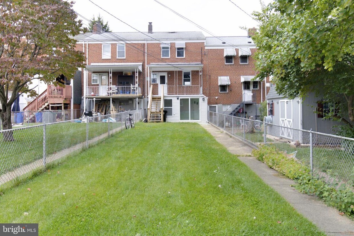 8431 Willow Oak Rd, Parkville, MD 21234 Room for Rent in Parkville