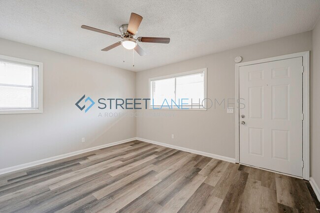 Building Photo - 1405 Hagan Dr
