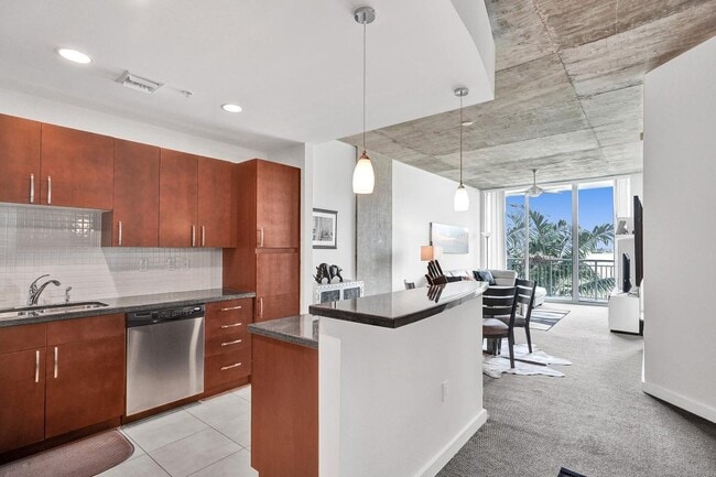 Photo - 300 S Australian Ave Apartment