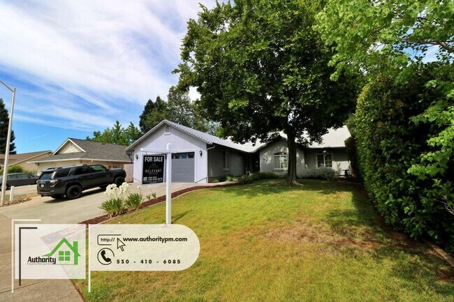 Building Photo - 3461 Meridian Dr - We Welcome Dogs with an...