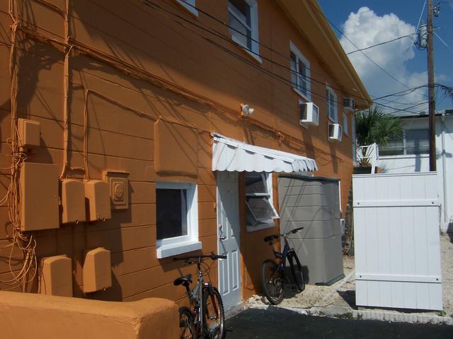 Building Photo - The Sunflower