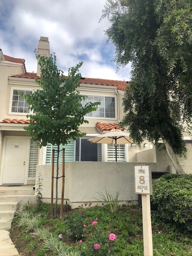 Foto principal - 4240 Lost Hills Rd