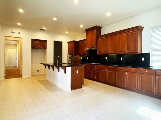 Foto del edificio - 620 W Privado Way