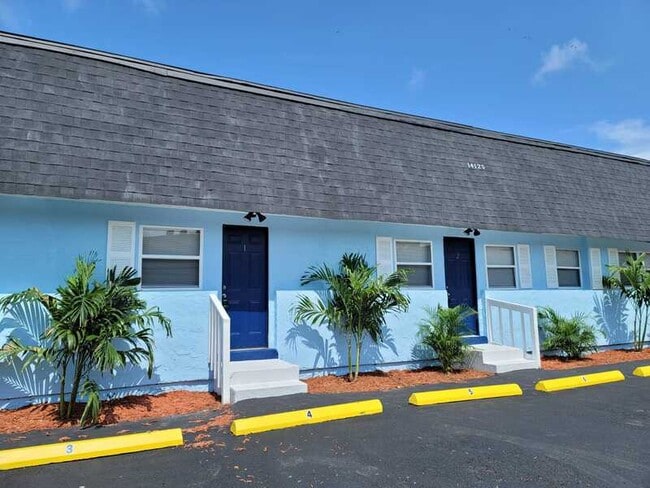 Foto del edificio - 14125 Palm St