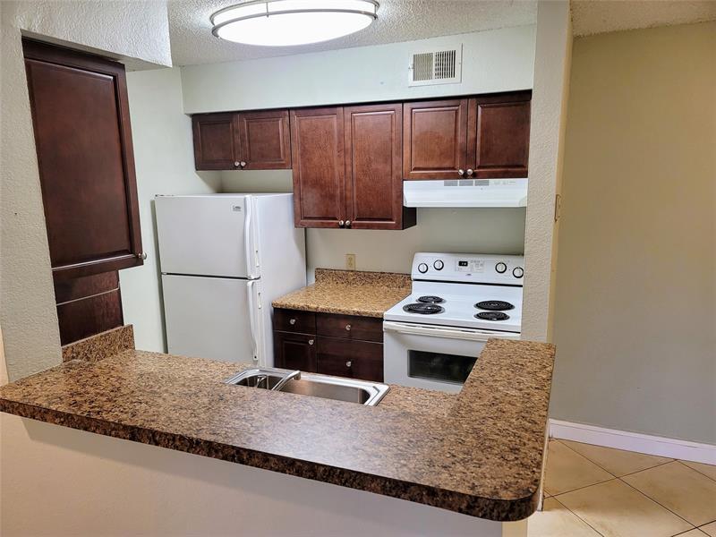 Foto principal - 2796 S University Dr