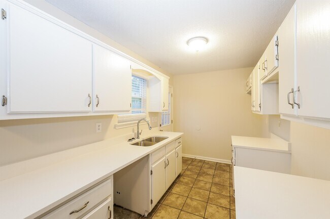 Foto del edificio - 4793 Northwood Hills Dr