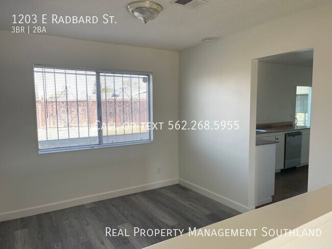 Foto del edificio - Remodelled 3 Bedroom 2 Bath Home with Larg...