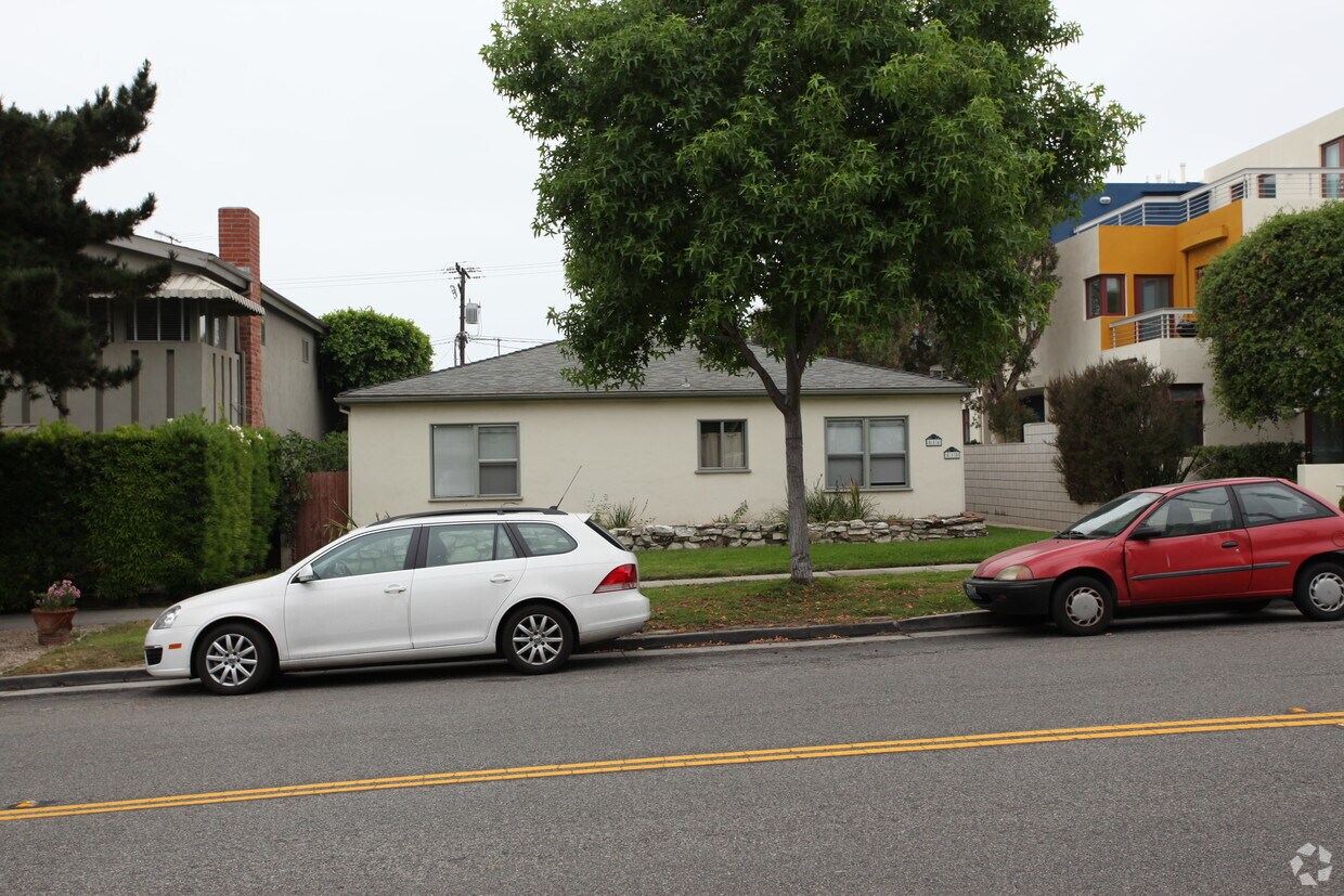 Primary Photo - 816-818 17th St