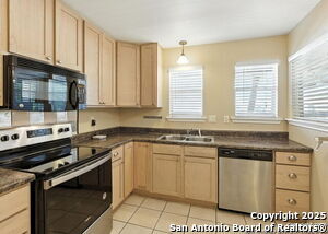 Building Photo - 661 Floral Cir