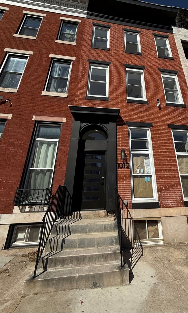 Building Photo - 1012 W Lanvale St