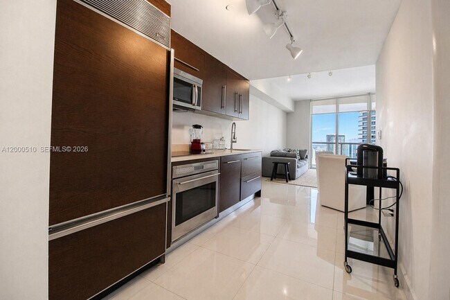 Foto del edificio - 465 Brickell Ave