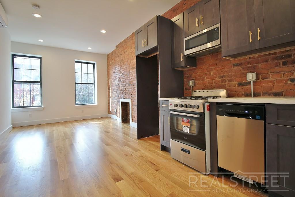Foto principal - 119 Ralph Ave