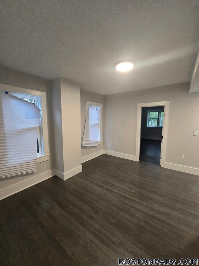 Foto del edificio - 118 Marginal St