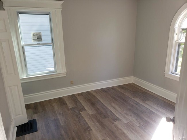 Building Photo - 106 Fage Ave